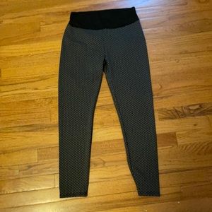 NWT Butt lifting leggings size L